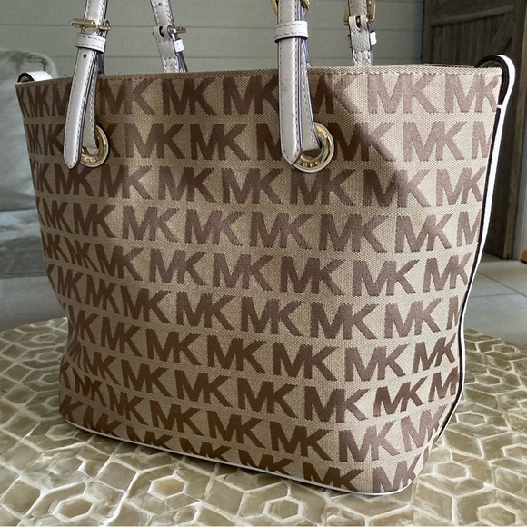 Michael Kors Brown Monogram Jet Set Jaquard Tote - Picture 5 of 13